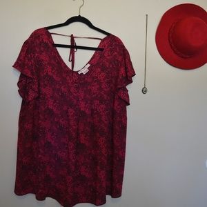 ✨FREE WITH PURCHASE✨In Every Story Floral Tunic